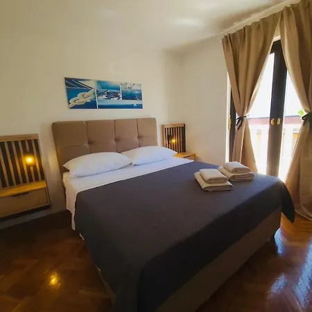 Mia Holiday home Okrug Gornji