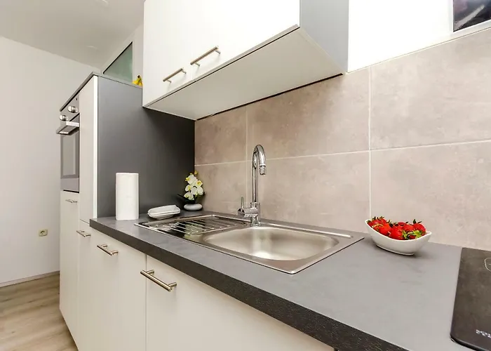 Διαμέρισμα Mia Τρογκίρ